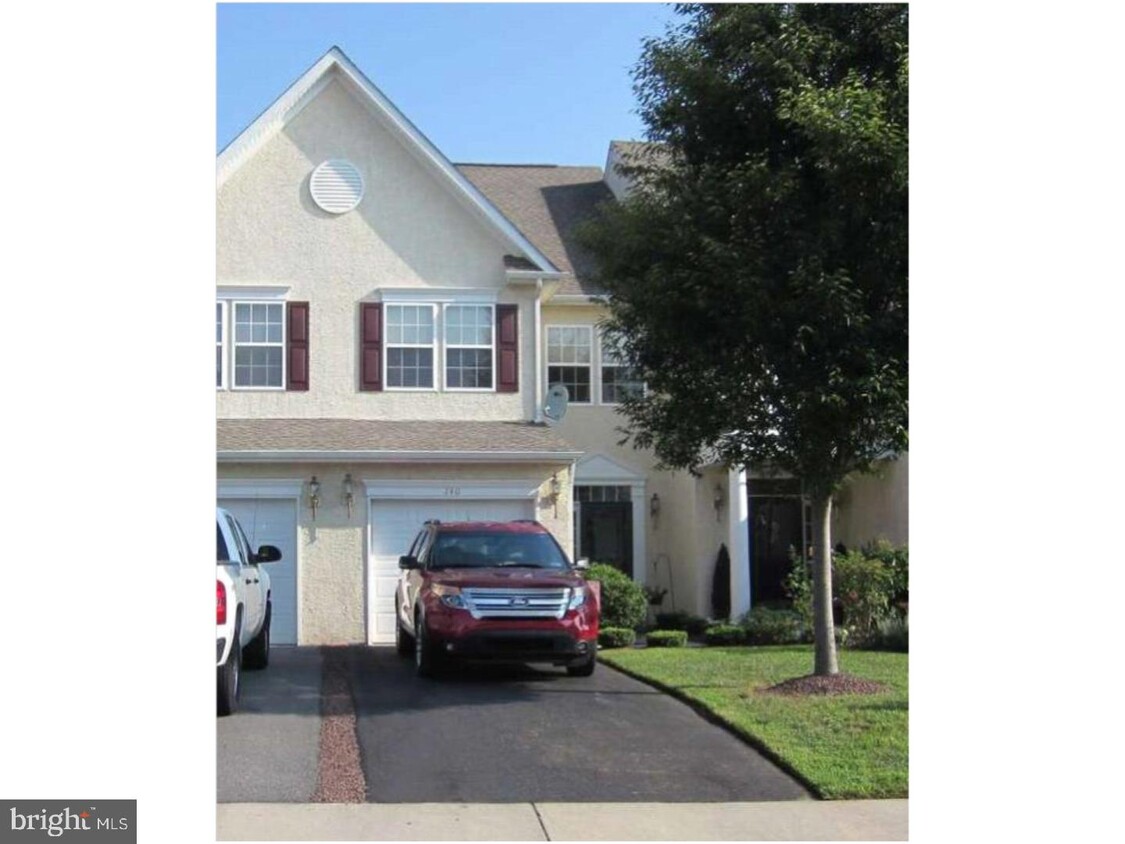 Primary Photo - 740 Kent Way