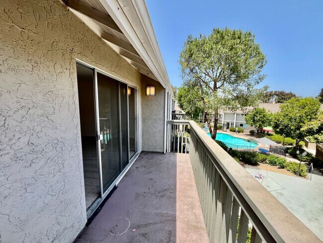 Foto del edificio - Beautiful 3B 2BA Condo in College Grove