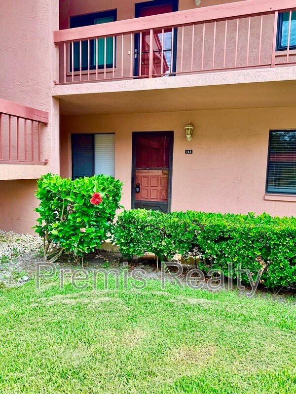 Foto del edificio - 141 Lakeside Dr