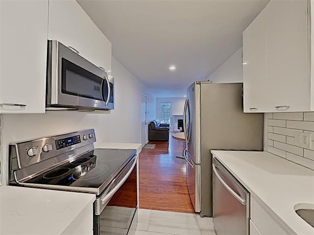 Foto del edificio - 7621 McCallum Blvd