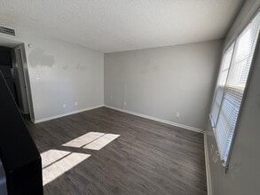 Building Photo - 131 Wall St