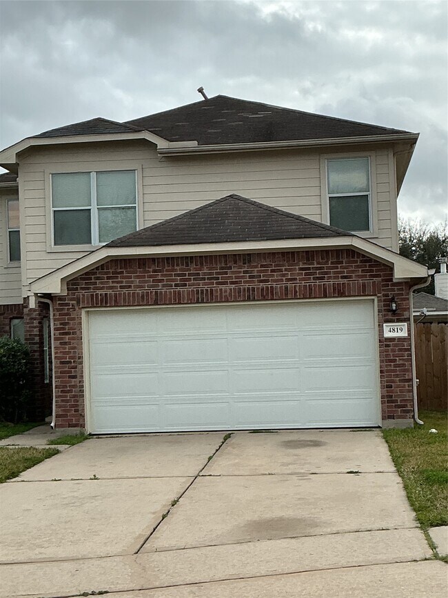 Foto del edificio - 4819 May Arbor Ln