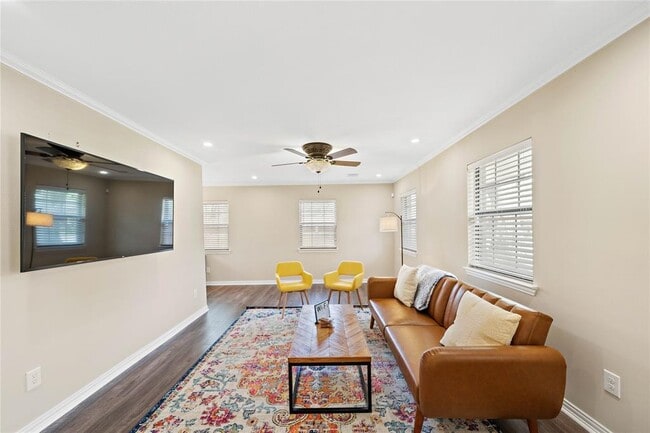 Building Photo - 11038 Waxwing St