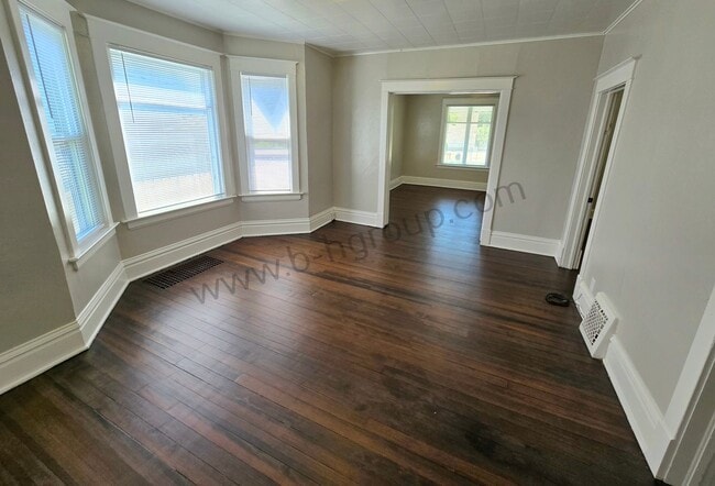 Building Photo - 1808 56th St