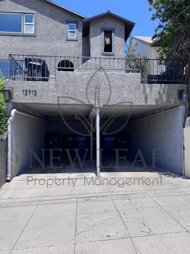 Foto del edificio - 13713 Franklin St
