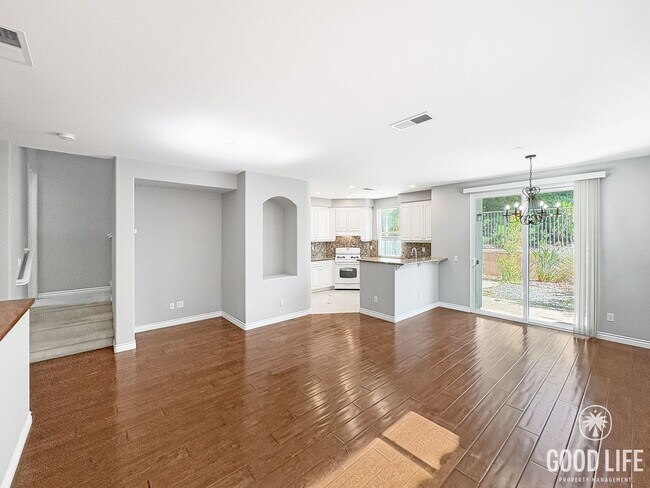 Foto del edificio - Available Now - Gated San Marcos 2BR/2.5BA...