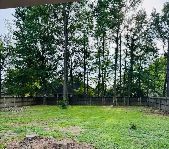 Foto del edificio - 560 Old Humboldt Rd