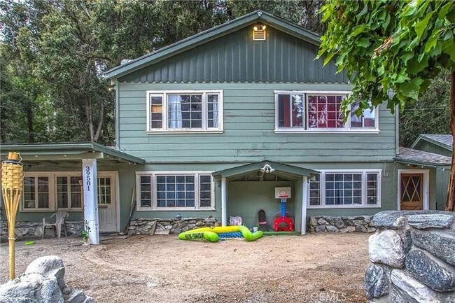 Building Photo - 40993 Oak Creek Rd