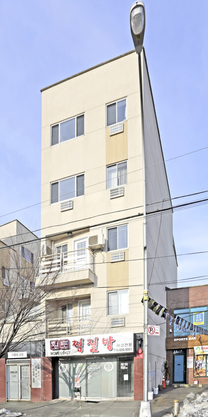 Building Photo - 150th Pl