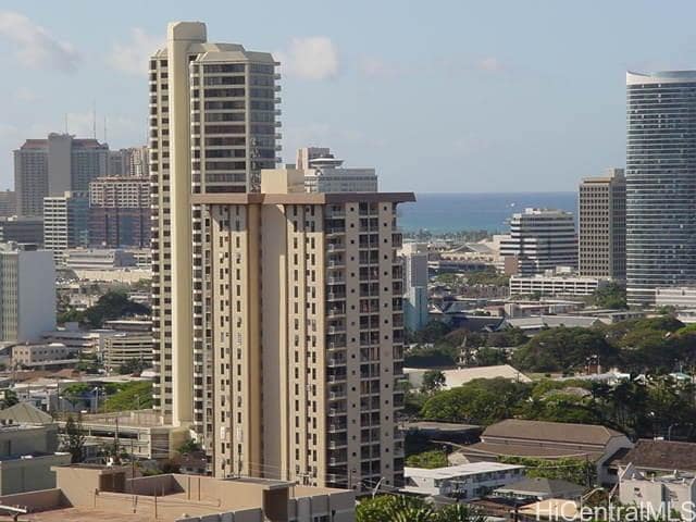 Building Photo - 625 Iolani Ave