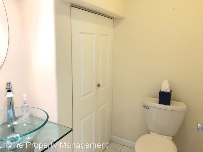 Building Photo - 2 br, 1.5 bath House - 8571 Edgebrook Dr.
