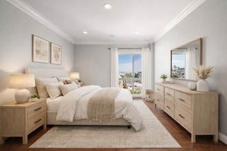 Building Photo - 1115 S Elm Dr