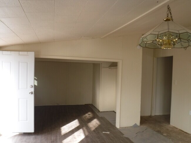 Building Photo - 2509 Angelique St