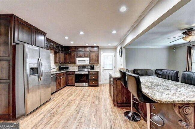 Foto del edificio - 2486 Rex Rd