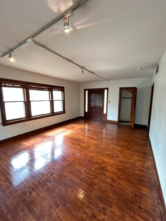 Building Photo - 1414/1416 N Drexel
