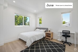 Building Photo - Private bedroom in 4 bed/3 bath Home