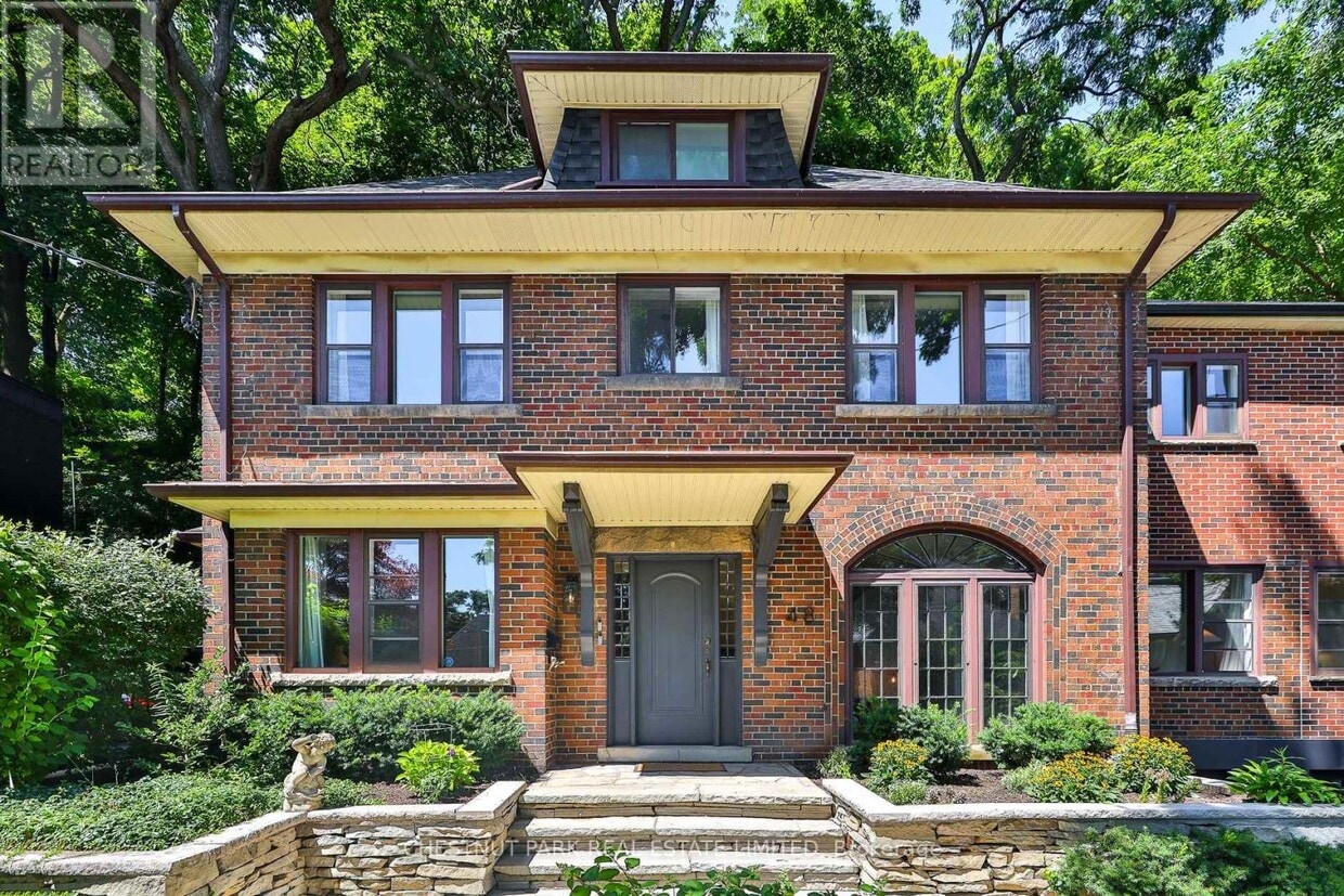 Primary Photo - 48 Poplar Plains Crescent