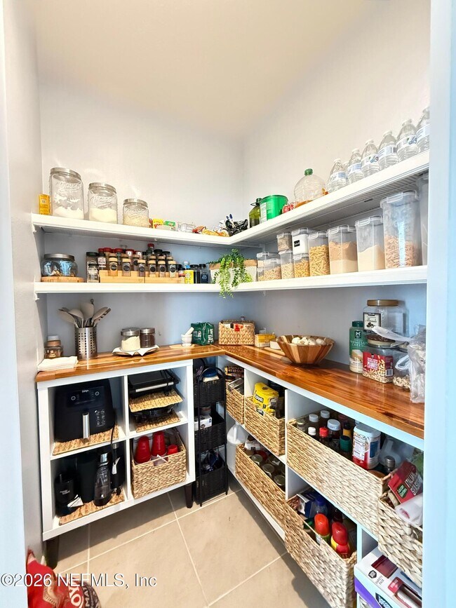 Foto del edificio - 605 Park Pl Blvd