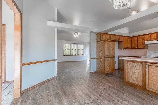 Building Photo - Beautiful 3 Bed 2 Bath Home in the Heart o...