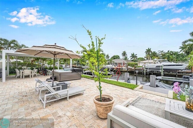 Foto del edificio - 2632 NE 4th St