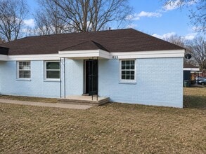 Building Photo - 839 LEON Pl