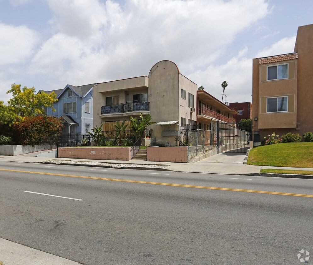Primary Photo - 340 S Wilton Pl
