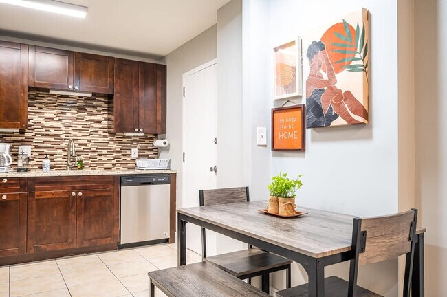 Foto del edificio - 215 Piedmont Ave NE