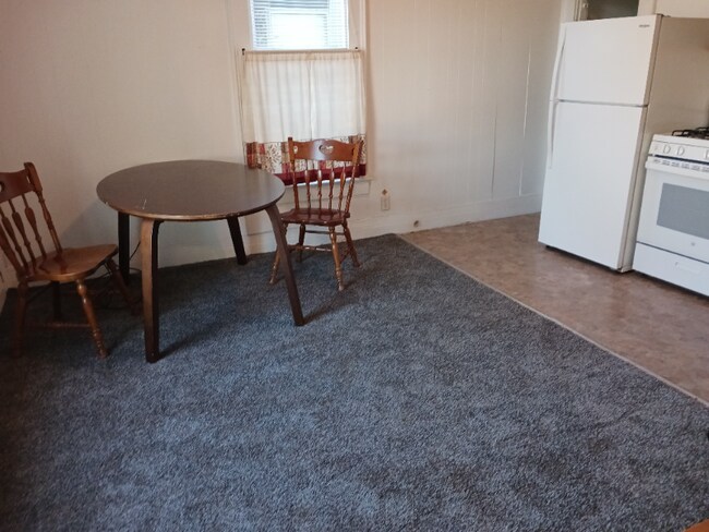 Foto del edificio - 721 W Main St