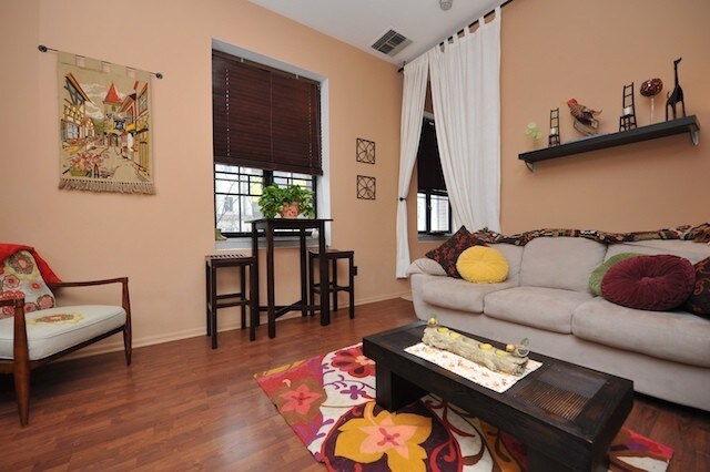 Foto del edificio - 1601 Spring Garden St