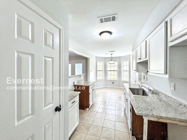 Foto del edificio - 5240 Shady Ridge Dr