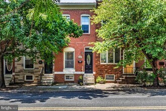 Building Photo - 122 S Ellwood Ave