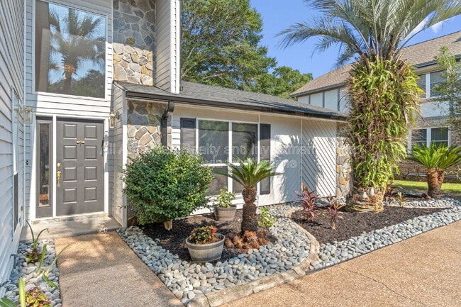 Building Photo - 101 Hands Cove Ln