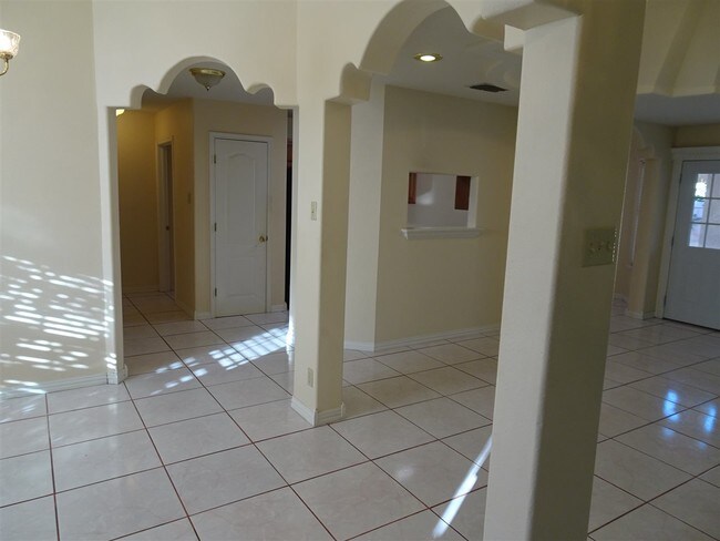 Building Photo - 524 Northstar Dr