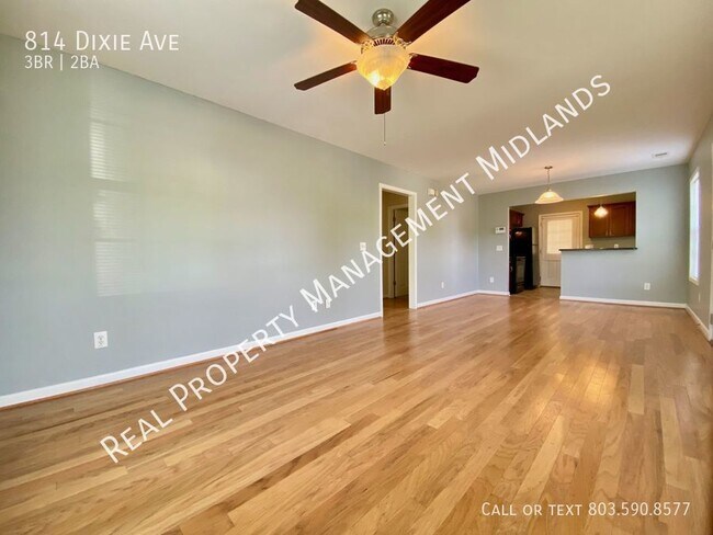 Building Photo - Call this Eau Claire Heights Neighborhood ...