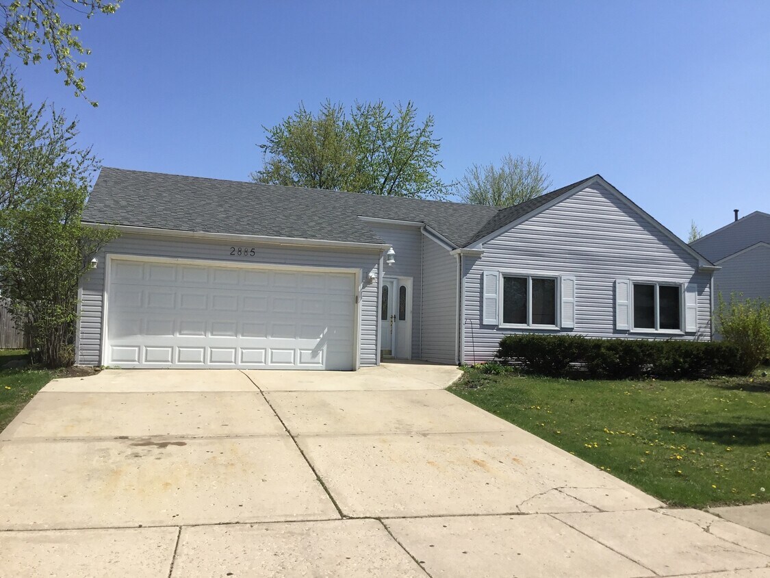 2885 Fox Hill Rd, Aurora, IL 60504 House Rental in Aurora, IL