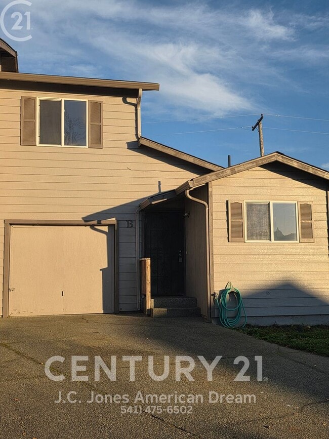 Building Photo - 1043 Rainwood Ln