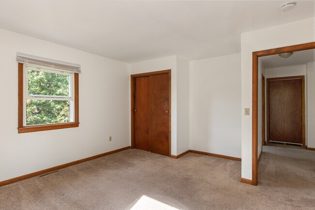 Foto del edificio - 250 Grey Birch Dr