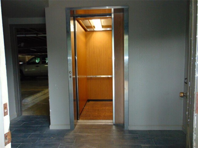 Foto del edificio - 2508 Enfield Rd