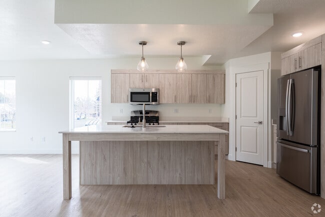 3BR, 2.5BA - 2,050SF - L59