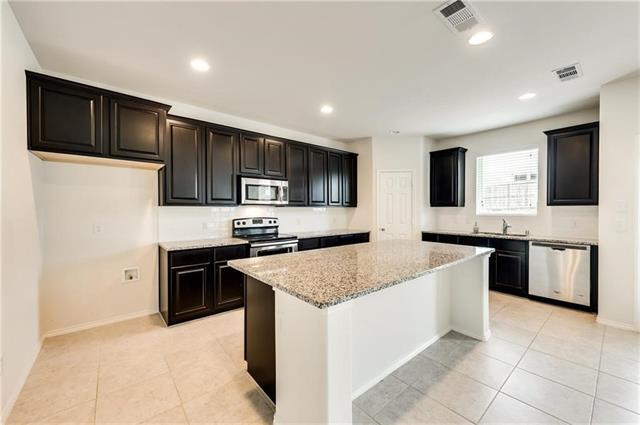 Foto del edificio - 921 Foxglove Dr