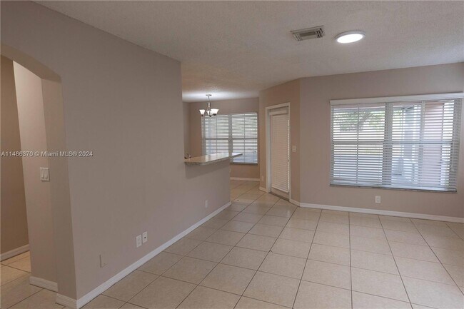 Foto del edificio - 20881 NW 18th St