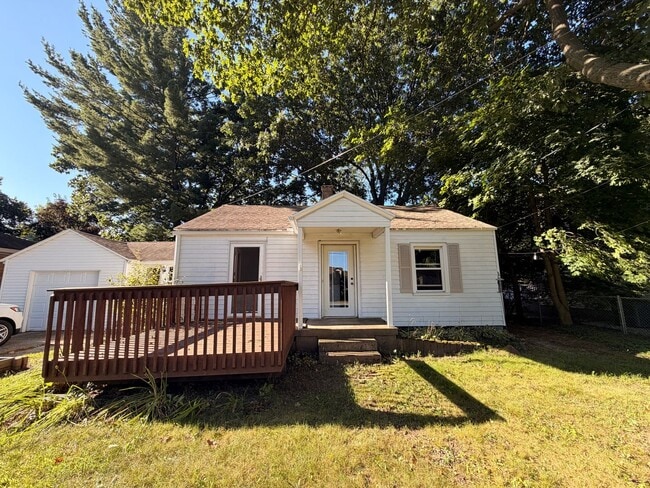 Building Photo - 446 Fontenelle St SE