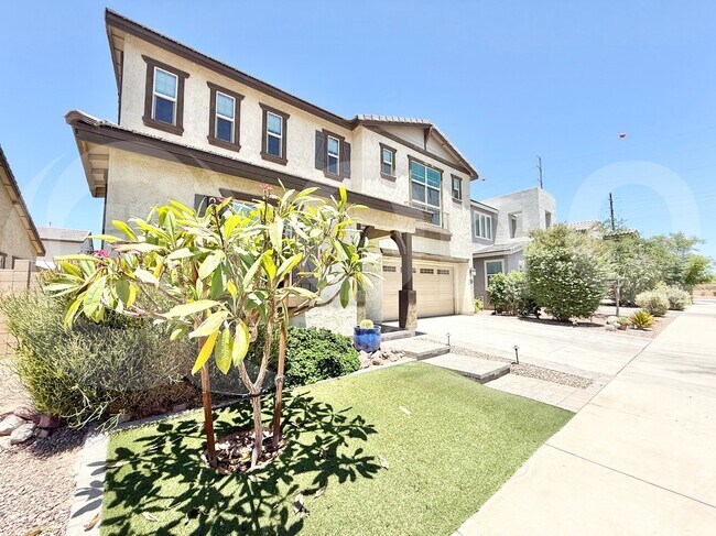 Building Photo - 262 E Lantana Dr