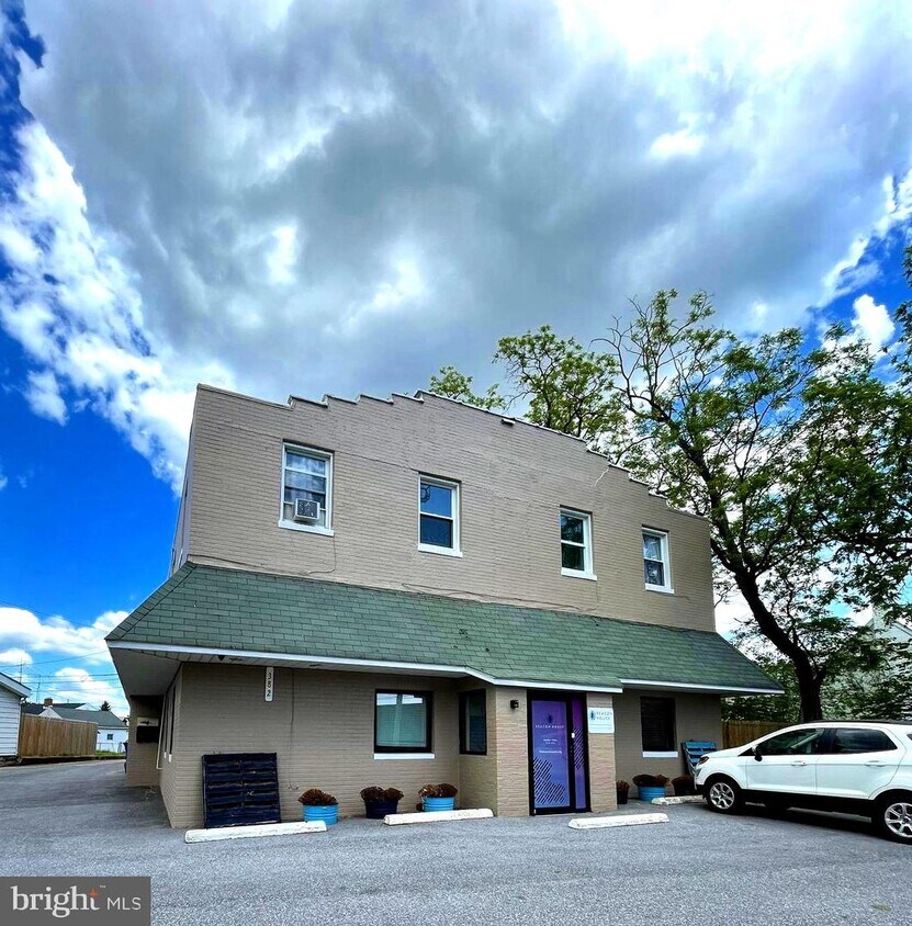 Primary Photo - 382 S Cleveland Ave