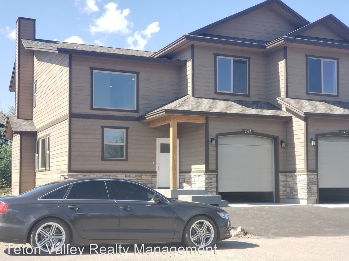 4 br, 3.5 bath House 228 Abby Loop House Rental in Victor, ID