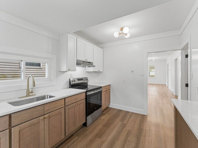Foto del edificio - 8534 Orchard Ave