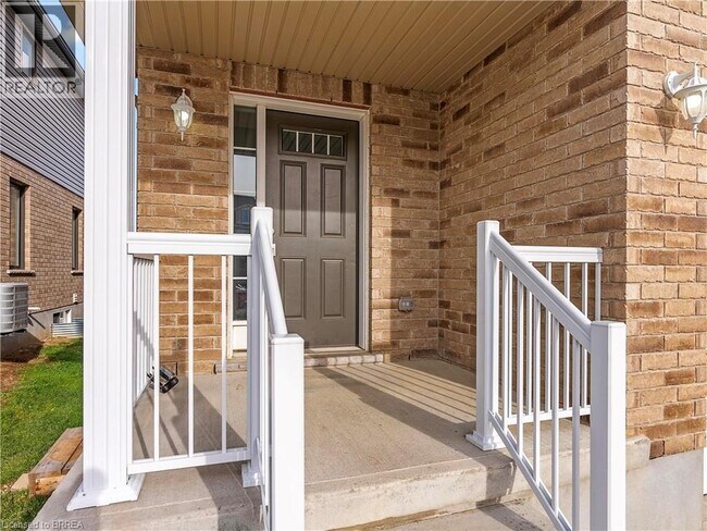Photo du bâtiment - 14 McGuire Ln