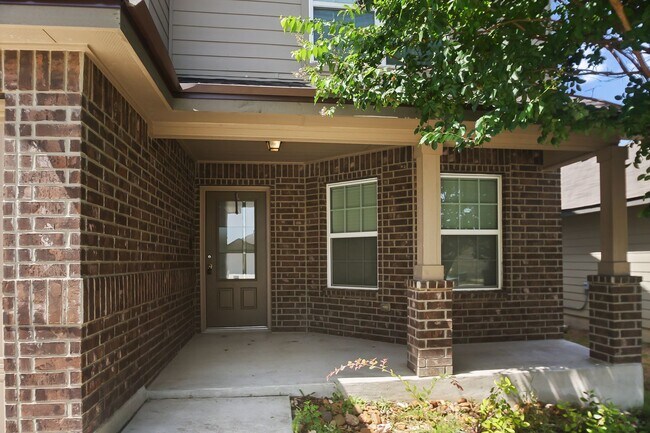 Building Photo - 4 Bedroom/2.5 Bath Tausch Farm Subdivision
