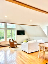 Building Photo - 67 Regatta Dr