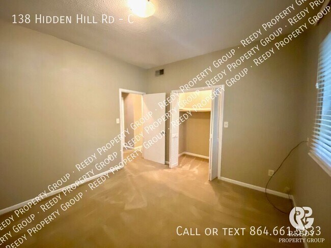 Foto del edificio - 138 Hidden Hill Rd